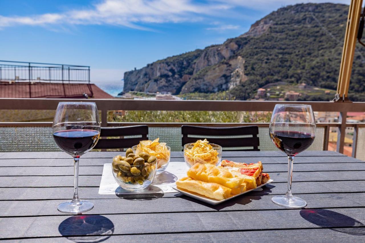 Casa Matilde - Appartamento Vista Mare - Con Posto Auto Finale Ligure Dış mekan fotoğraf