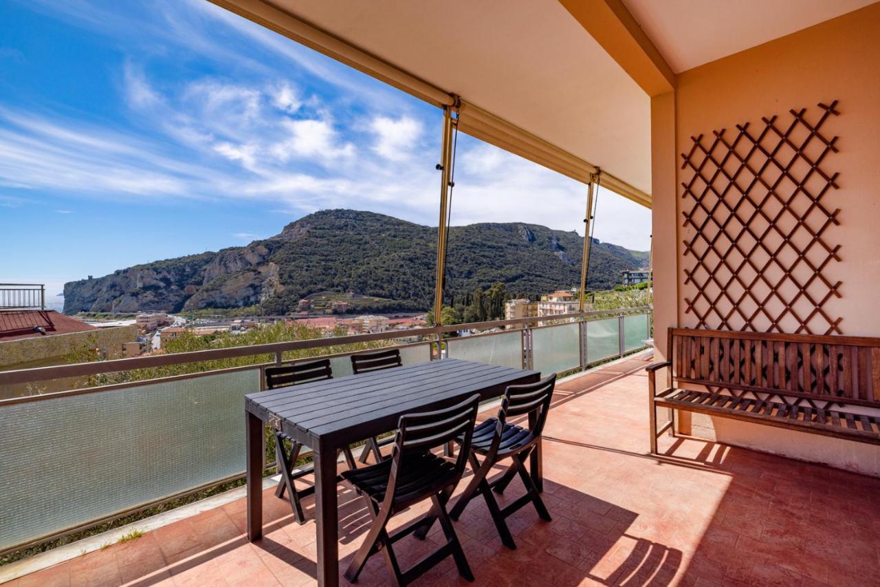 Casa Matilde - Appartamento Vista Mare - Con Posto Auto Finale Ligure Dış mekan fotoğraf