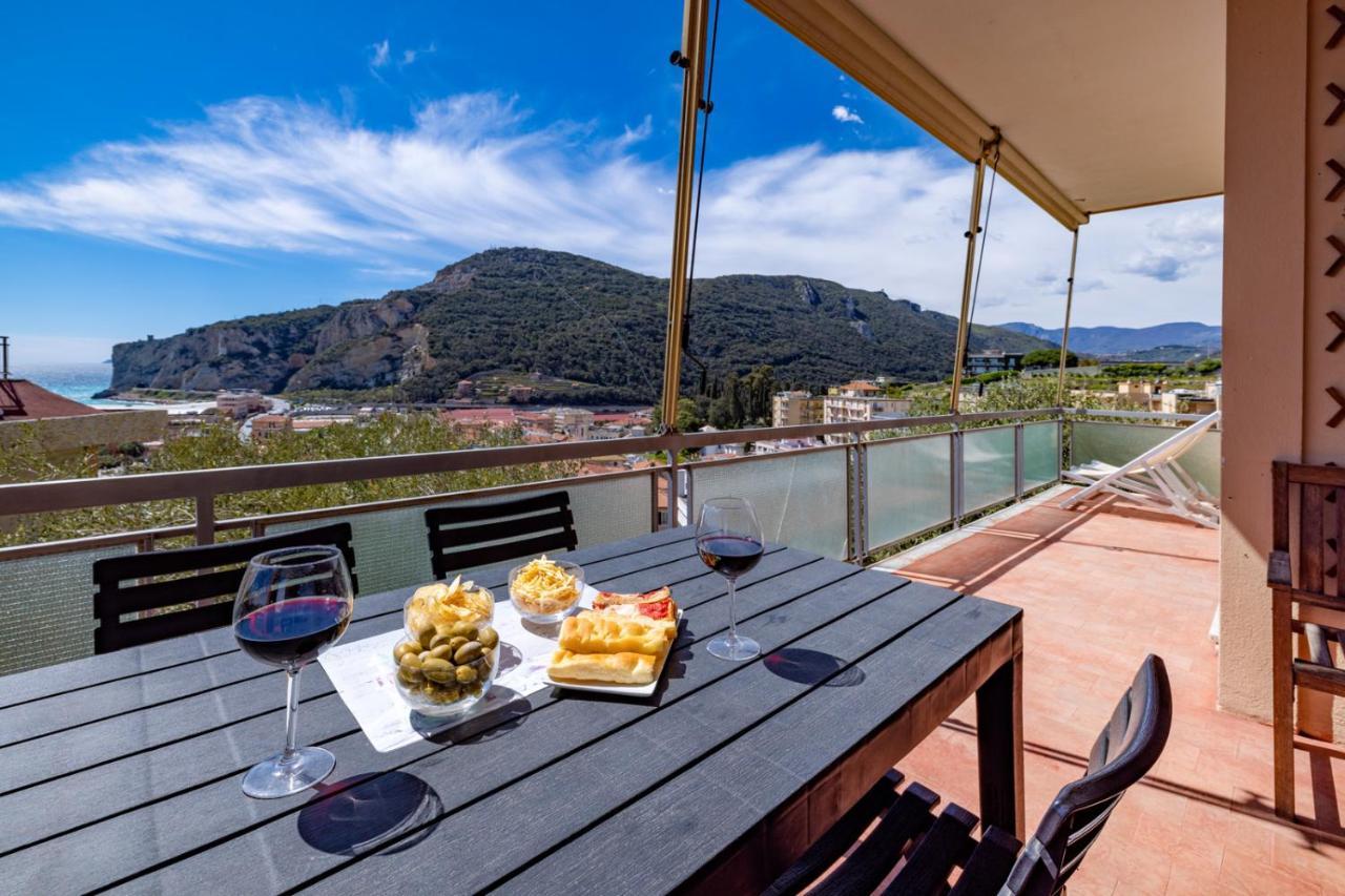 Casa Matilde - Appartamento Vista Mare - Con Posto Auto Finale Ligure Dış mekan fotoğraf